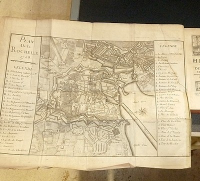 Histoire de la Ville de La Rochelle et du Pays d'Aulnis, composée d'après les auteurs & les titres originaux, & enrichie de divers plans (2 volumes)