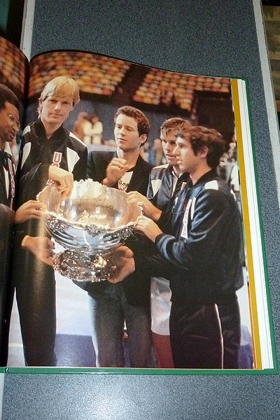 Finale de la coupe Davis France - USA, Grenoble, 26 - 27 - 28 novembre 1982. Album programme