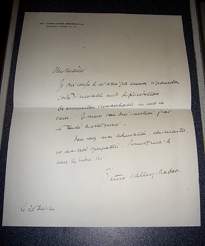 Lettre autographe signée à laquelle est joint le carton d'invitation à sa réception à l'Académie française le 21 février 1946 - Pasteur Vallery-Radot, Louis