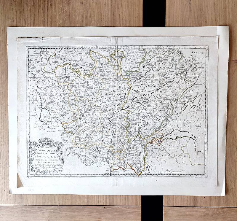 Les Deux Bourgognes. Duché, et Comté. La Bresse, &c. la souveraineté de Dombes, le Nivernois, &c....