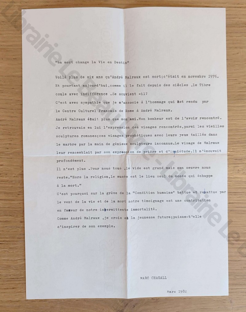 Deux lettres tapuscrites signées par Valentina Chagall en date de mars 1982, suivi d'un texte tapuscrit de Marc Chagall sur Malraux