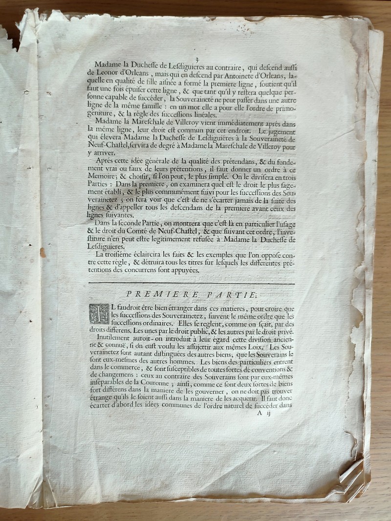 Mémoire pour établir le droit de Madame la Duchesse de Lesdiguières, sur les Souverainetez de Neuf-Chatel & de Vallegin